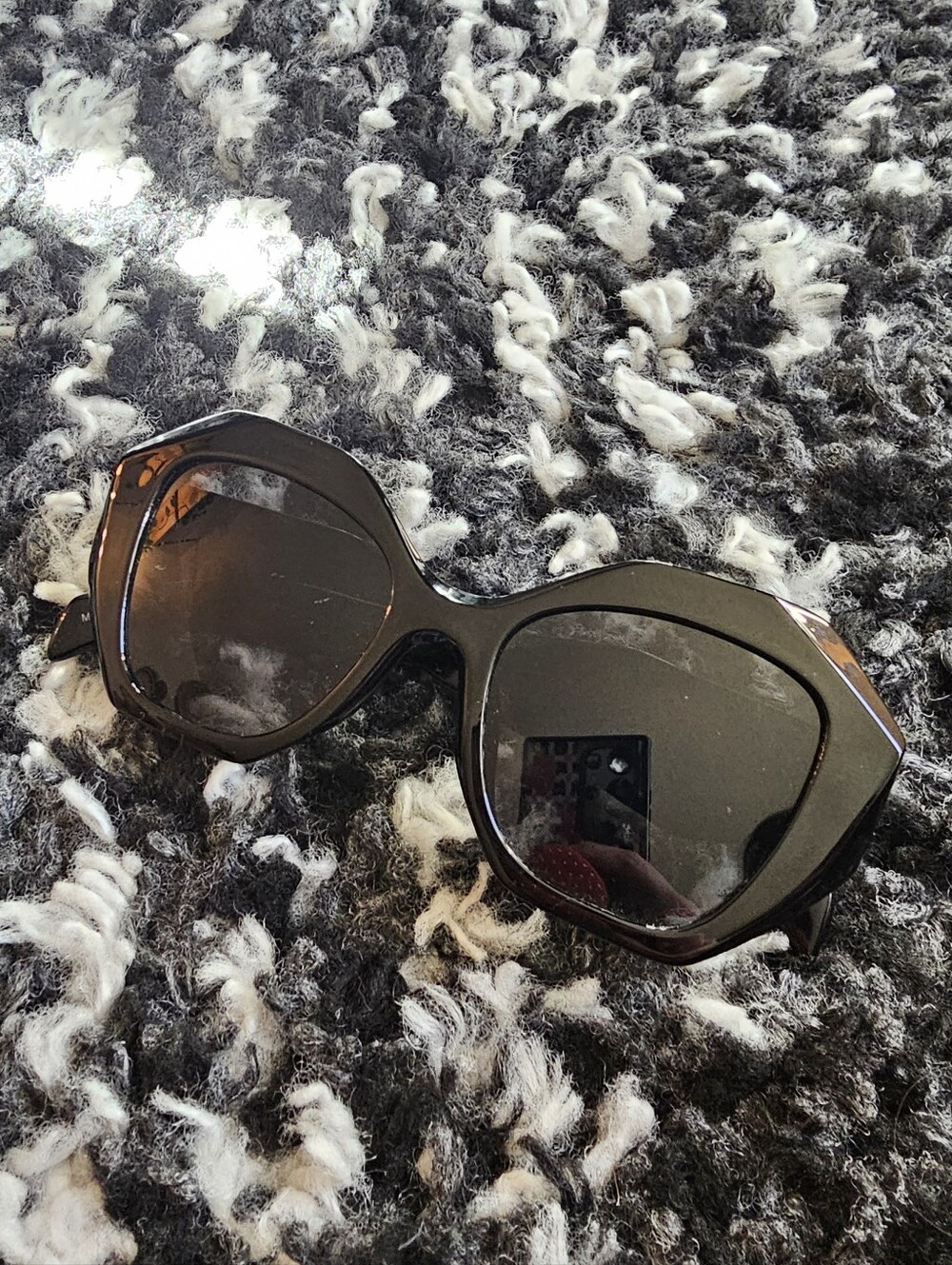 Stylish Black Hexagon Oversized Women’s Sunglasses